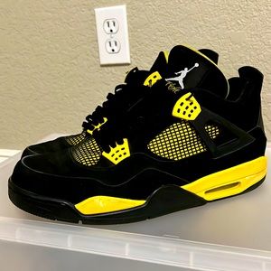 Air Jordan 4 (IV) Thunder 2006 Retro Black / Tour Yellow